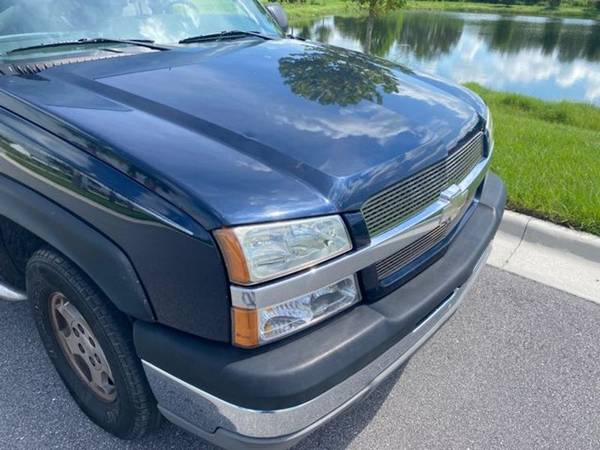 2005 Chevrolet Avalanche 1500 LS - - by dealer for sale in Knoxville, TN – photo 2