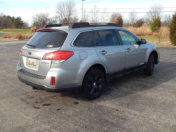 2010 Subaru Outback Limited - cars & trucks - by owner - vehicle... for sale in Grand Rapids, MI – photo 3