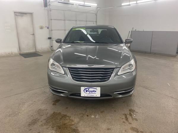 2013 Chrysler 200 LX - - by dealer - vehicle for sale in ottumwa, IA – photo 3