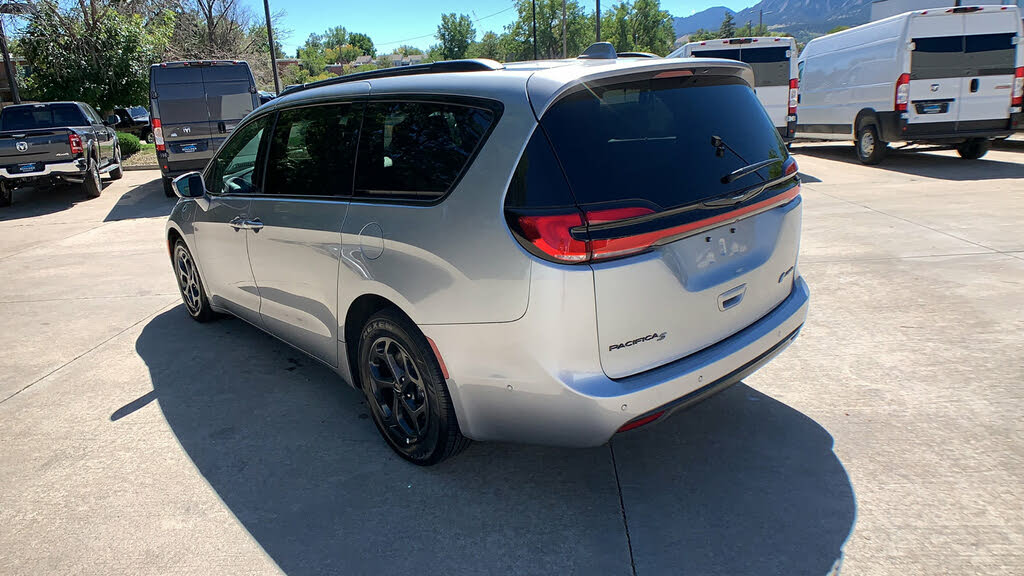 2021 Chrysler Pacifica Hybrid Touring L FWD for sale in Boulder, CO – photo 5