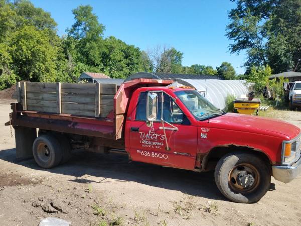 1997 Chevy C3500 dump truck for sale in Rockford, IL