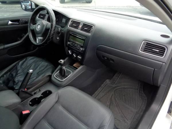 2011 Volkswagen Jetta Manual SE - - by dealer for sale in Greenville, SC – photo 12