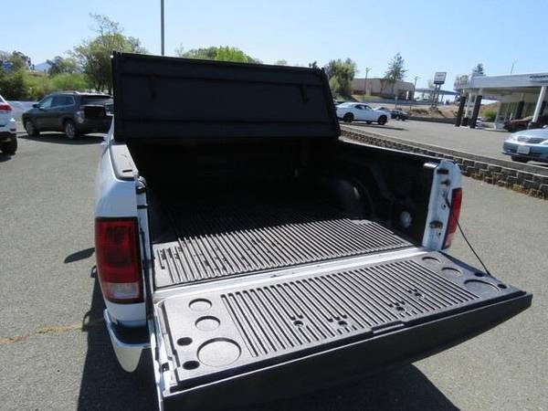 2014 Ram 1500 truck SLT (Bright White Clearcoat) for sale in Lakeport, CA – photo 23