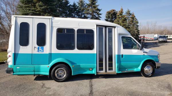 2015 Ford E350 Shuttle Bus Van for sale in South Lyon, MI – photo 2