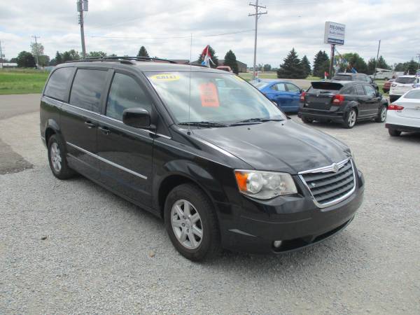 2010 Chrysler Town & Country (Guaranteed Financing) for sale in Bad Axe, MI – photo 17