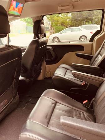 2011 Chrysler Town and Country for sale in Ronkonkoma, NY – photo 12