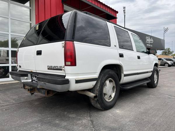 1999 Chevrolet Chevy Tahoe Sport Utility 4D 100s to pick for sale in Fremont, NE – photo 5