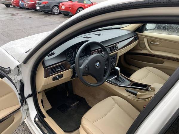 2010 BMW 3-Series 328i xDrive Sedan 4D - - by dealer for sale in Raytown, MO – photo 9