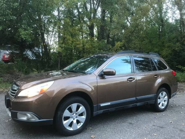 2011 SUBARU OUTBACK 2.5 PREMIUM BLUETOOTH AWD VERY CLEAN! for sale in Minneapolis, MN