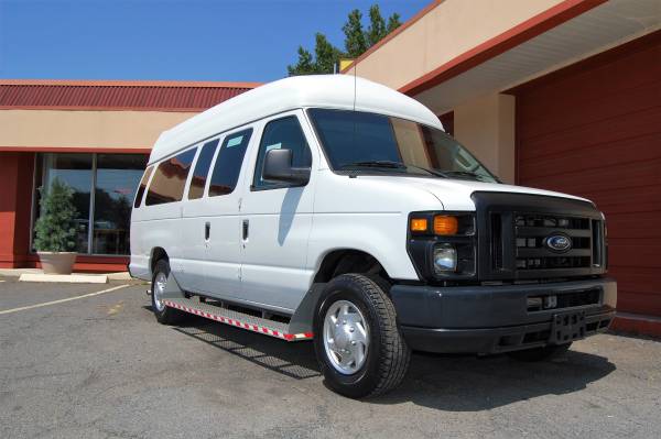 HANDICAP ACCESSIBLE WHEELCHAIR LIFT EQUIPPED VAN.....UNIT# 2255T for sale in Charlotte, NC – photo 4