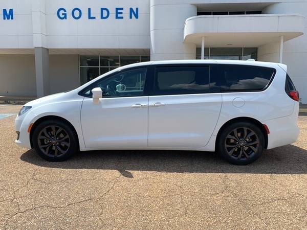 2019 Chrysler Pacifica Touring Plus van White - - by for sale in Camden, AR – photo 8