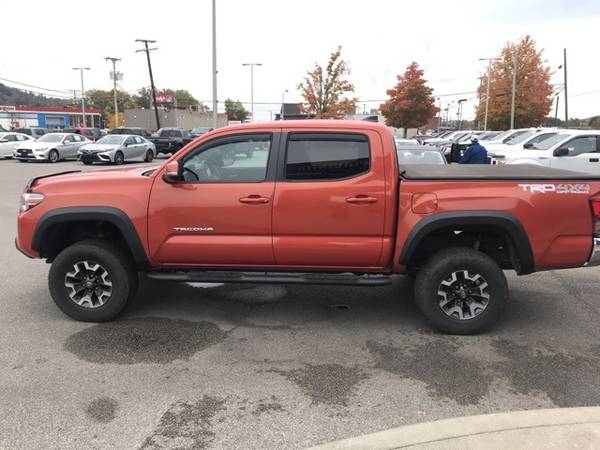 2017 Toyota Tacoma 4WD 4D Double Cab/Truck TRD Off-Road - cars & for sale in Saint Albans, WV – photo 6