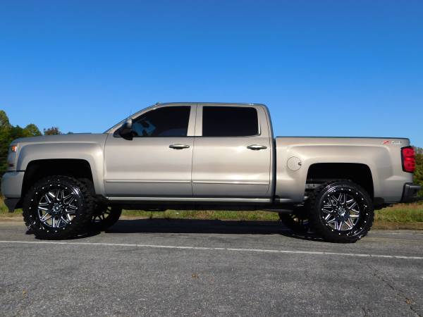 LIFTED 17 CHEVY SILVERADO LT Z71 CREW 4X4 22X12 *NEW 33X12.50 MT'S!!... for sale in KERNERSVILLE, SC – photo 9