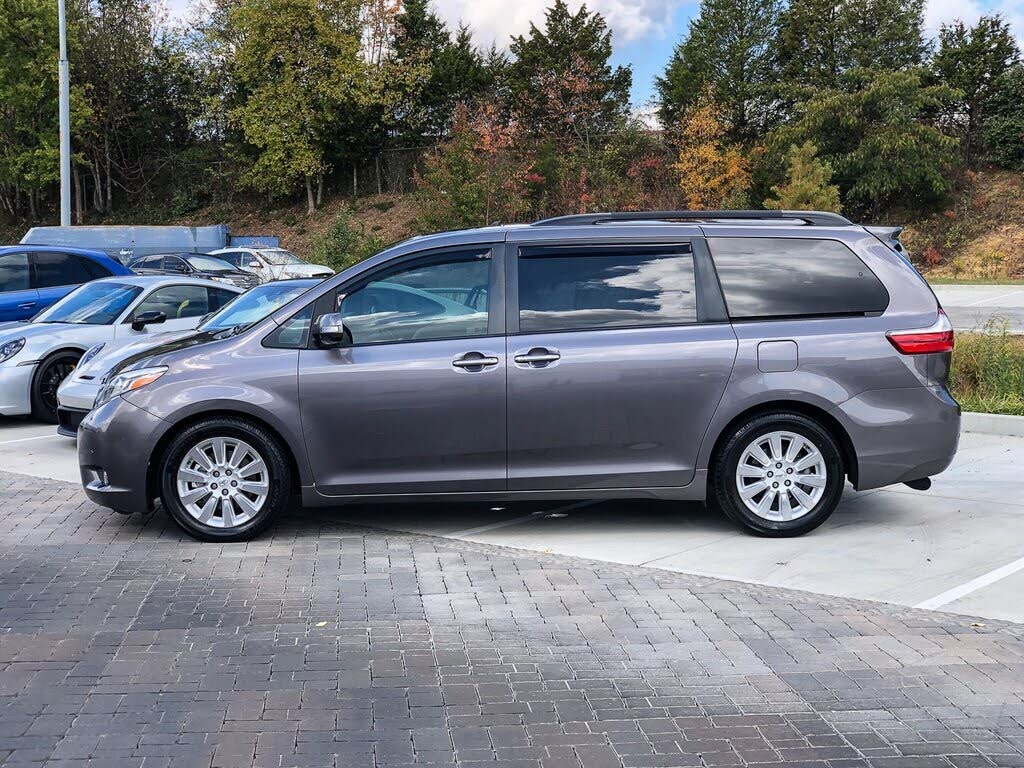 2015 Toyota Sienna XLE 8-Passenger for sale in Knoxville, TN – photo 3
