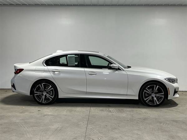 2021 BMW 3 Series 330i xDrive - - by dealer - vehicle for sale in Buffalo, NY – photo 9