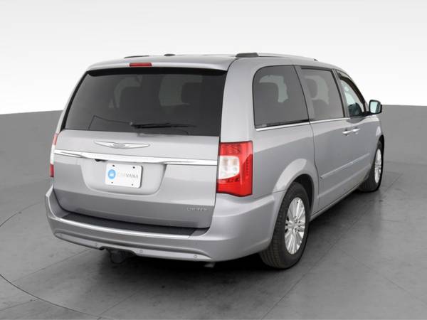 2015 Chrysler Town and Country Limited Minivan 4D van Gray - FINANCE... for sale in Houston, TX – photo 10