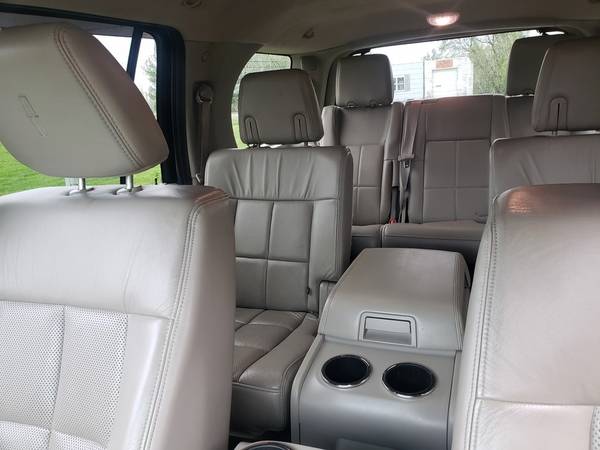 2010 Lincoln Navigator SUV - - by dealer - vehicle for sale in New London, WI – photo 11
