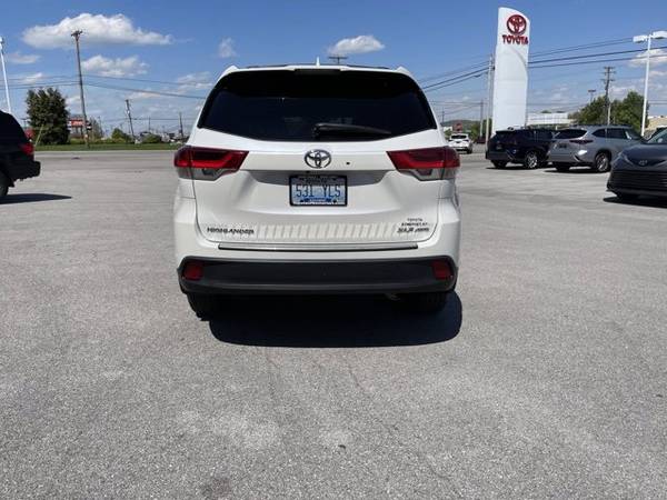 2018 Toyota Highlander AWD Xle - - by dealer - vehicle for sale in Somerset, KY – photo 8