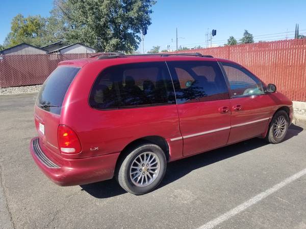 1998 Chrysler Town & Country LX AWD SMOGGED for sale in Redding, CA – photo 2