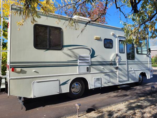 2002 Gulf Stream Cavalier Workhorse Motorhome - - by for sale in Sun Valley, NV – photo 2