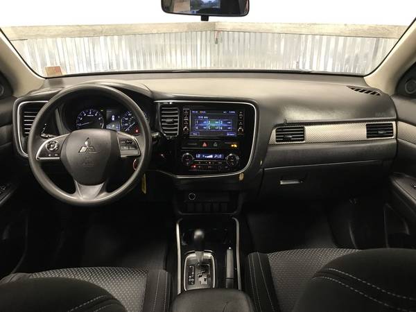 2018 MITSUBISHI OUTLANDER ES PERFECT CARFAX! 1 OWNER! ONLY 34K MILES!! for sale in Norman, KS – photo 7