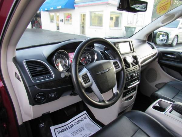 2013 Chrysler Town & Country Touring L for sale in Grayslake, IL – photo 11