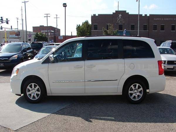 2012 Chrysler Town & Country 4dr Wgn Touring-L . Easy Financing! for sale in South Bend, IN – photo 4