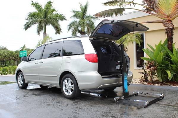 2006 Toyota Sienna CE Wheelchair Rear Lift Van for sale in Fort Myers, FL