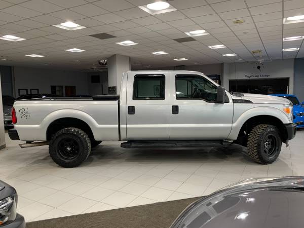 2011 FORD F-250 SUPER DUTY XL - cars & trucks - by dealer - vehicle... for sale in Springfield, IL – photo 8