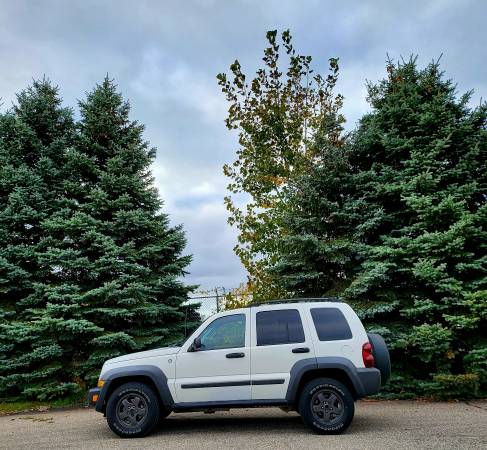 2007 Jeep Liberty Sport 4x4 - - by dealer - vehicle for sale in Holland , MI – photo 2