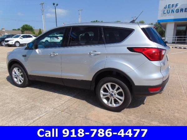2019 Ford Escape SE suv Silver - - by dealer - vehicle for sale in Grove, AR – photo 9