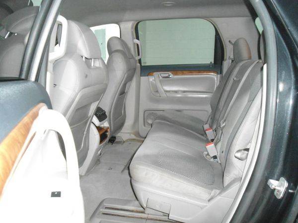2007 SATURN OUTLOOK XR - FINANCING AVAILABLE-Indoor Showroom! for sale in PARMA, OH – photo 9