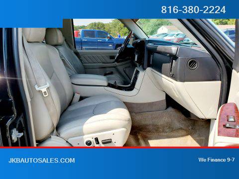 2005 Cadillac Escalade ESV AWD Platinum Edition Sport Utility 4D Trade for sale in Harrisonville, MO – photo 6