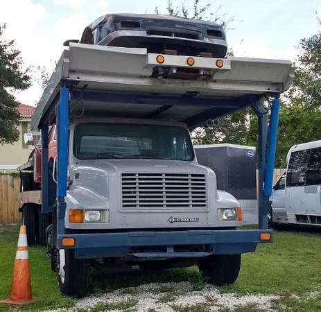 2002 International 4900 with Chevron 4 Car Carrier for sale in Delray Beach, FL – photo 3