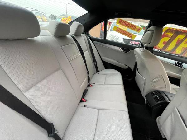 2009 Mercedes-Benz C300 6 CYLINDER FULLY LOADED EXTRA CLEAN SUN ROO for sale in BLOOMINGTON, CA – photo 15