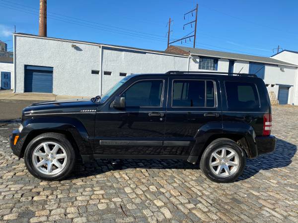 2010 JEEP LIBERTY SPORT 4x4 - cars & trucks - by owner - vehicle... for sale in phila, PA – photo 6