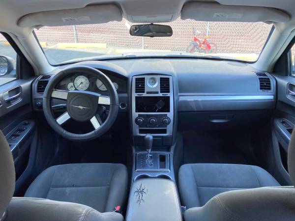 2009 Chrysler 300 Good Condition Running Good - - by for sale in Honolulu, HI – photo 15