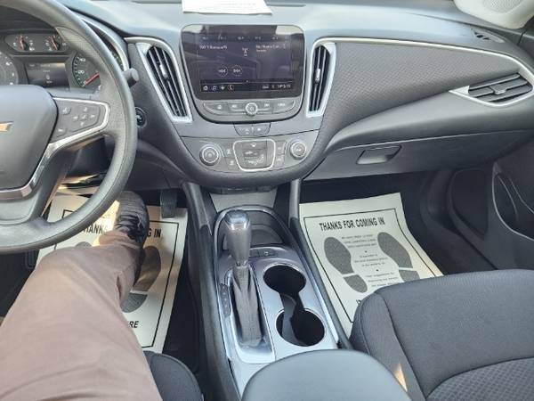 2020 Chevy Chevrolet Malibu LS sedan Summit White for sale in LaFollette, TN – photo 17