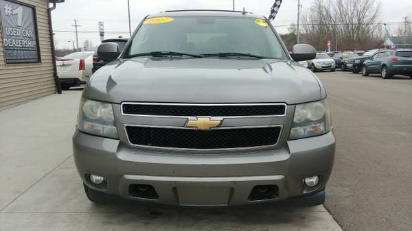 SHARP! 2007 Chevrolet Tahoe 4WD 4dr 1500 LTZ for sale in Chesaning, MI – photo 2
