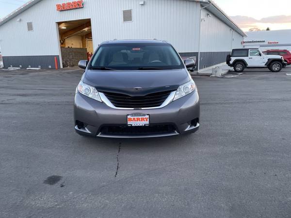 2011 Toyota Sienna LE - - by dealer - vehicle for sale in Wenatchee, WA – photo 12