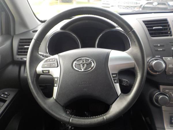 2012 Toyota Highlander AWD, ONE OWNER, LEATHER, SUNROOF, 3RD ROW... for sale in Virginia Beach, VA – photo 16