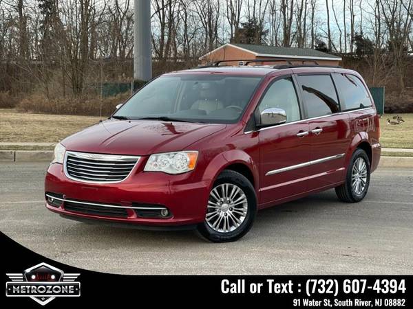 2013 Chrysler Town & Country Touring, Fully Loaded for sale in South River, NY – photo 16