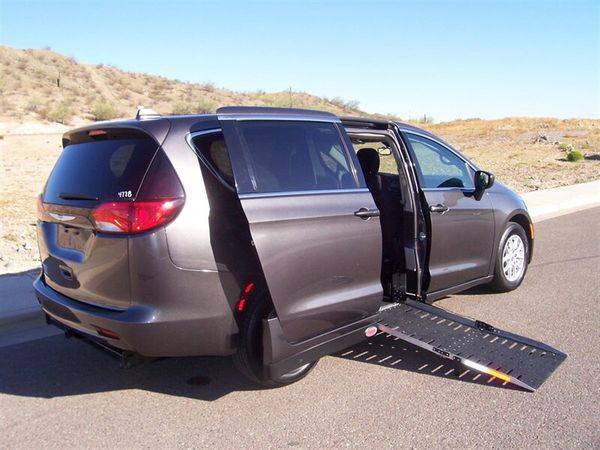 2017 Chrysler Pacifica Touring Wheelchair Handicap Mobility Touring... for sale in Phoenix, AZ – photo 4
