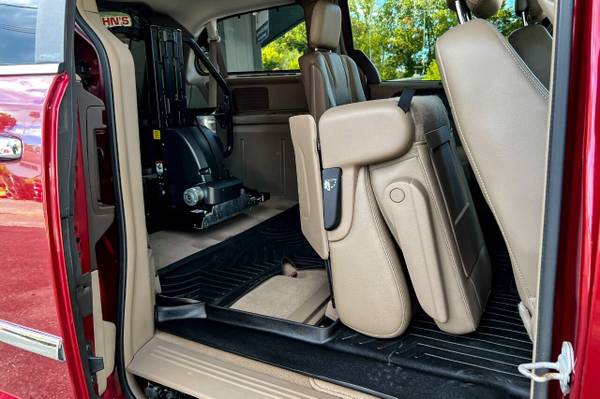 POWER LIFT! 2014 Chrysler Town & Country Touring L Mini Van! for sale in Pittsfield, MA – photo 14