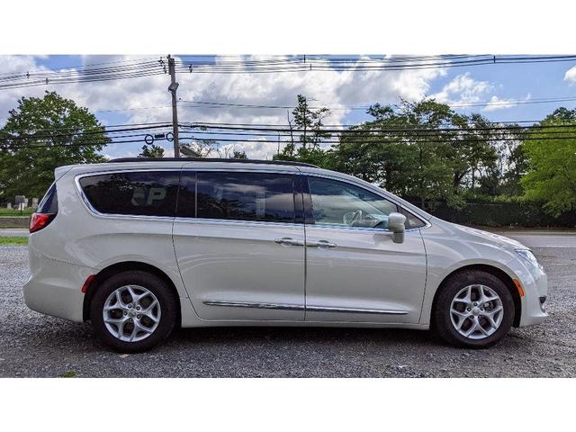 2017 Chrysler Pacifica Touring-L for sale in Somerset, NJ – photo 8