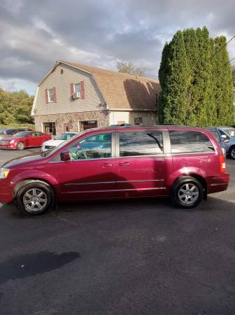 2009 Chrysler Town and Country - - by dealer - vehicle for sale in Northumberland, PA – photo 3