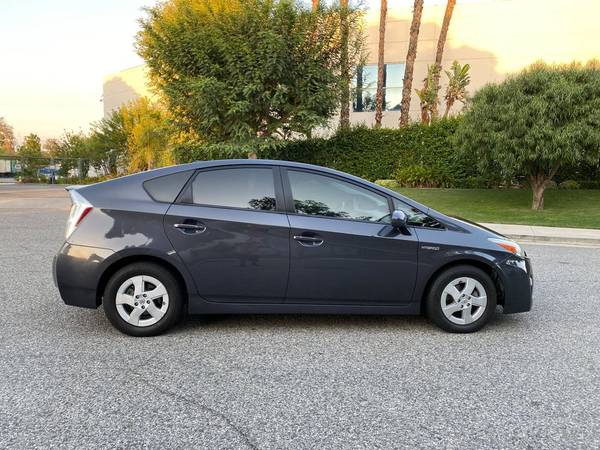 2011 Toyota Prius II Hybrid - - by dealer - vehicle for sale in Panorama City, CA – photo 2