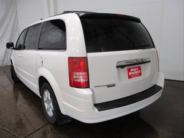 08' Chrysler Town & Country for sale in West Burlington, IA – photo 6