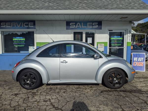 2006 Volkswagen New Beetle (Bug) coupe cute 2.5L PRICE LOWERED -... for sale in Creve Coeur, IL