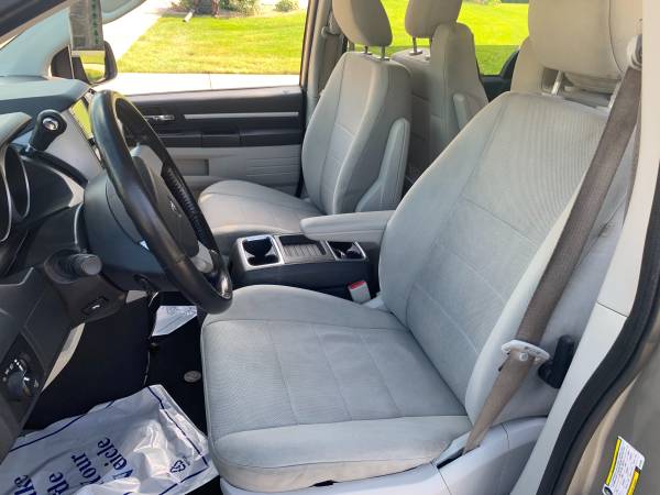 2009 DODGE GRAND CARAVAN WITH SWIVEL AND GO SEATS HARD TO FIND for sale in Orland Park, IL – photo 10